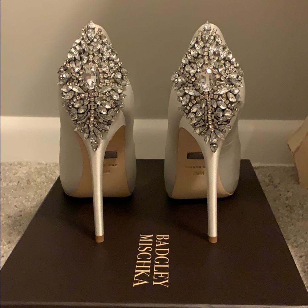 *BRAND NEW* Badgley Mischka bridal Kiara pump